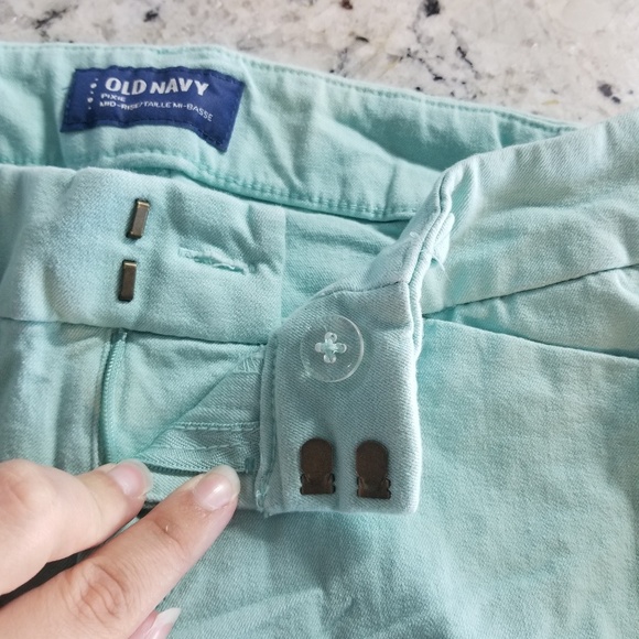 Old navy pixie pants - Picture 2 of 4
